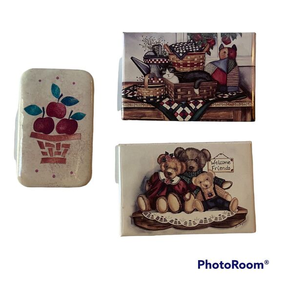 Laura Korsgaden Refrigerator Magnet 1998 Metal Bears Apples Basket Quilt Cat - Picture 1 of 4